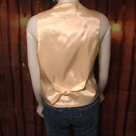 Ladies cream colored vest size s/m - Picture 2 of 2